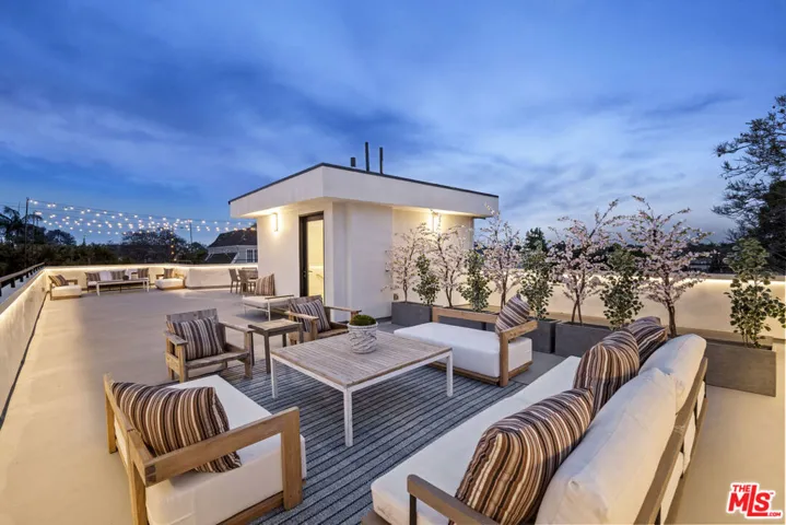 1444 Beverwil Drive, Los Angeles, California 90035