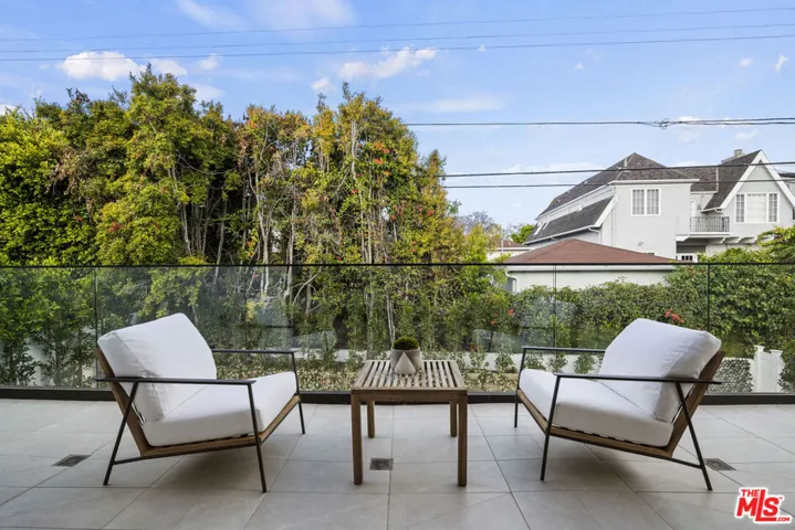 1444 Beverwil Drive, Los Angeles, California 90035