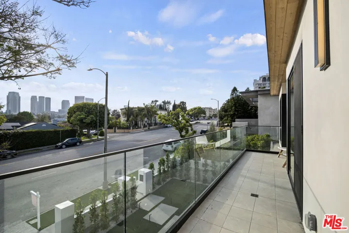 1444 Beverwil Drive, Los Angeles, California 90035