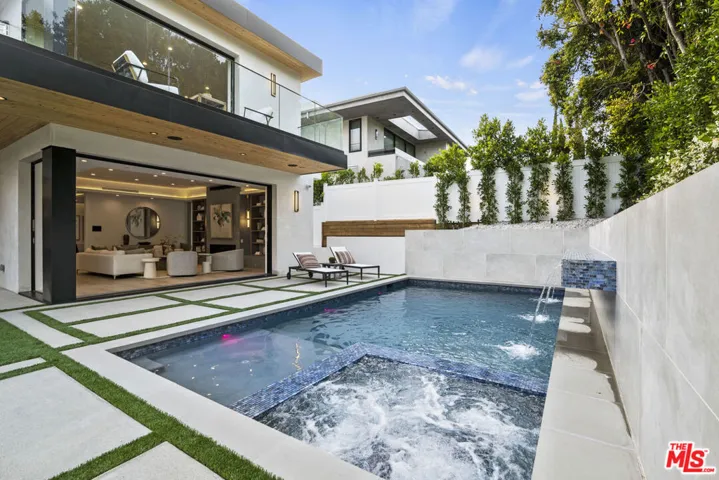1444 Beverwil Drive, Los Angeles, California 90035