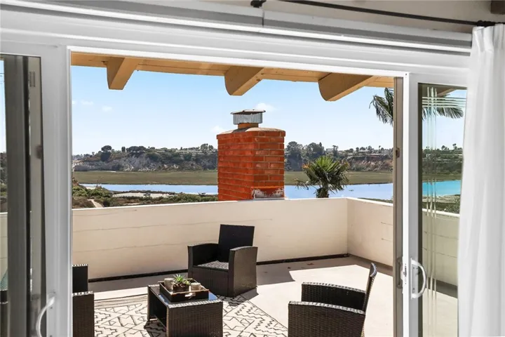 649 Vista Bonita, Newport Beach, California 92660