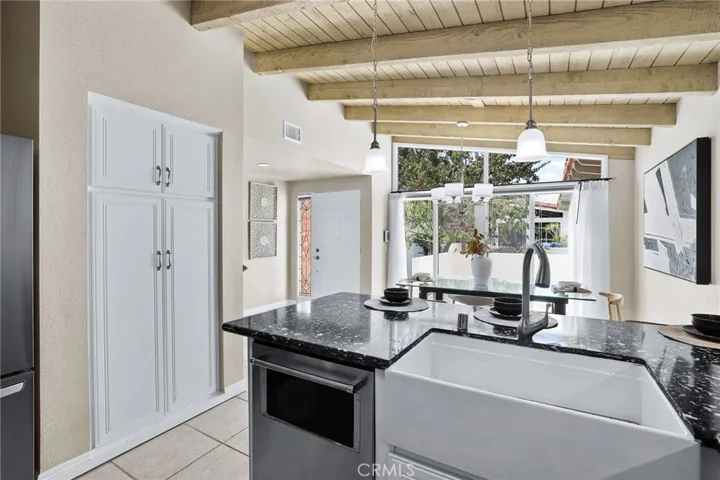 649 Vista Bonita, Newport Beach, California 92660