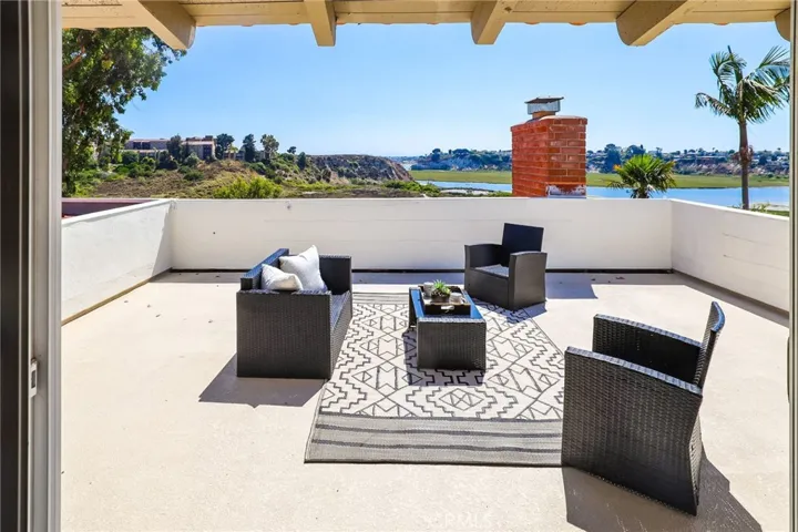 649 Vista Bonita, Newport Beach, California 92660