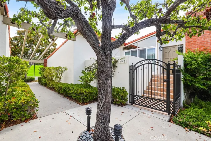 649 Vista Bonita, Newport Beach, California 92660