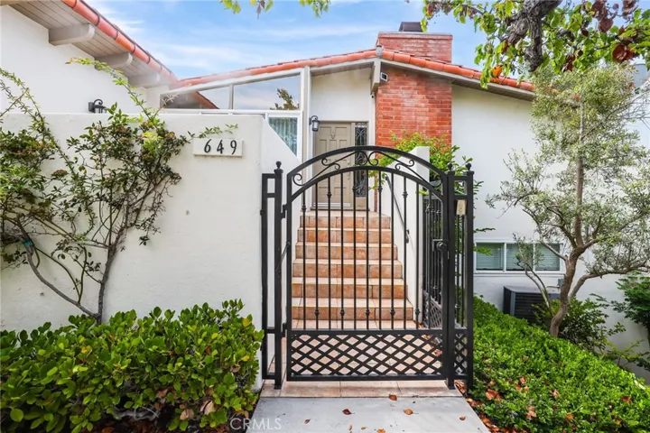 649 Vista Bonita, Newport Beach, California 92660