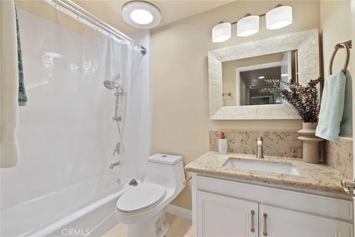 649 Vista Bonita, Newport Beach, California 92660