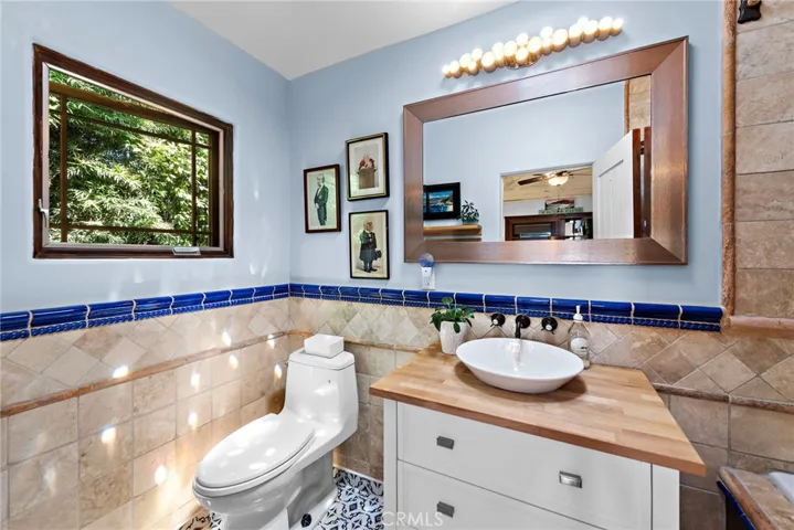 490 Agate Street, Laguna Beach, California 92651