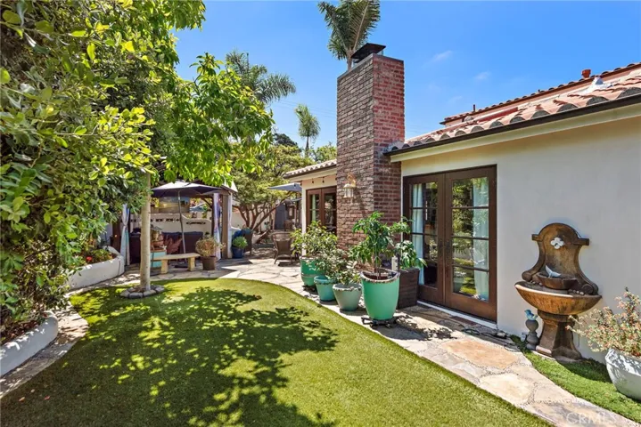 490 Agate Street, Laguna Beach, California 92651