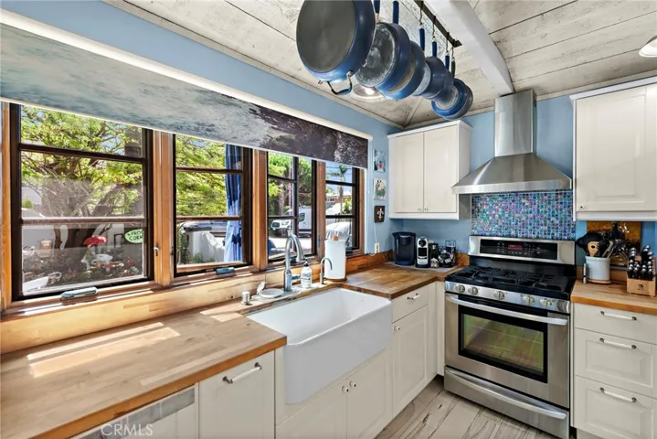 490 Agate Street, Laguna Beach, California 92651
