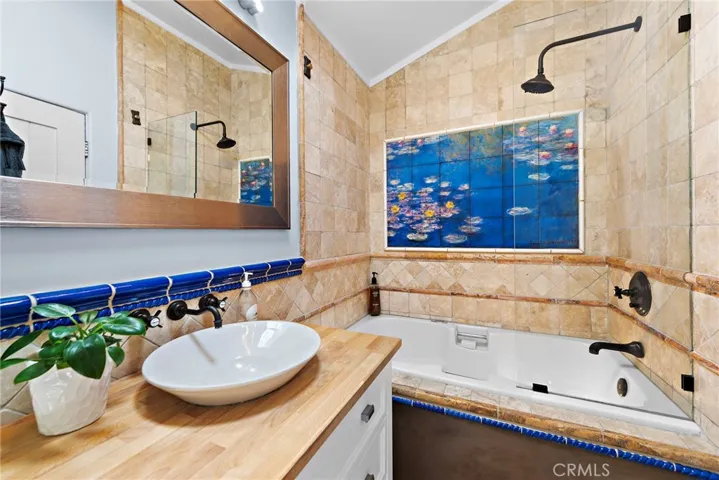 490 Agate Street, Laguna Beach, California 92651