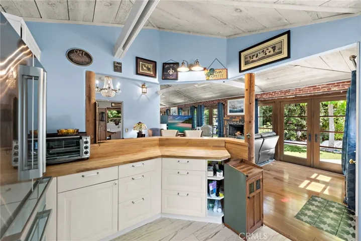 490 Agate Street, Laguna Beach, California 92651