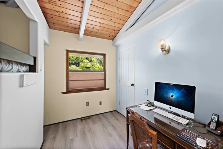 490 Agate Street, Laguna Beach, California 92651