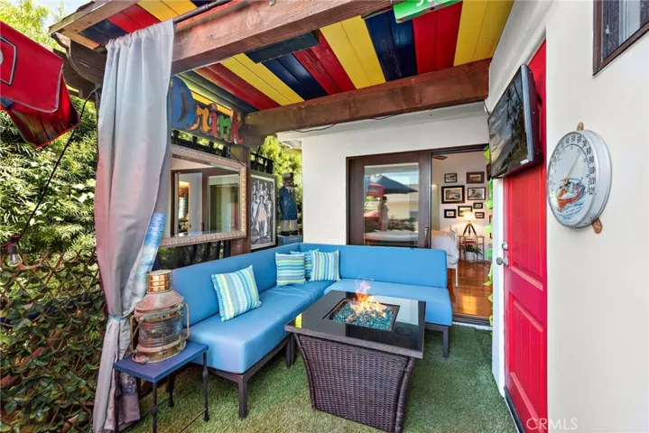 490 Agate Street, Laguna Beach, California 92651