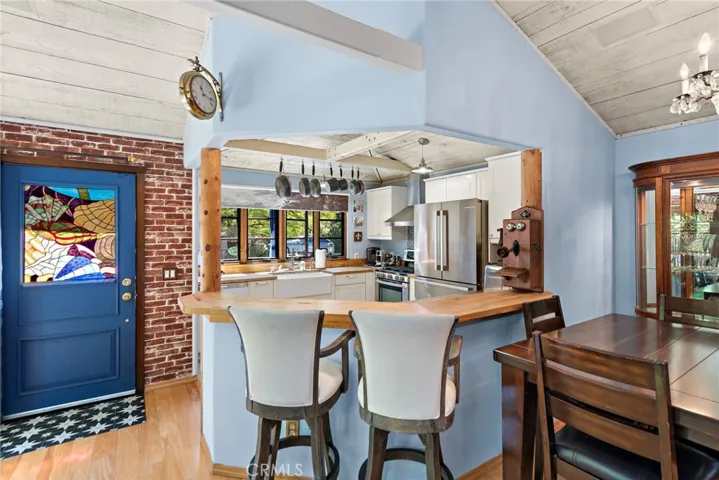 490 Agate Street, Laguna Beach, California 92651