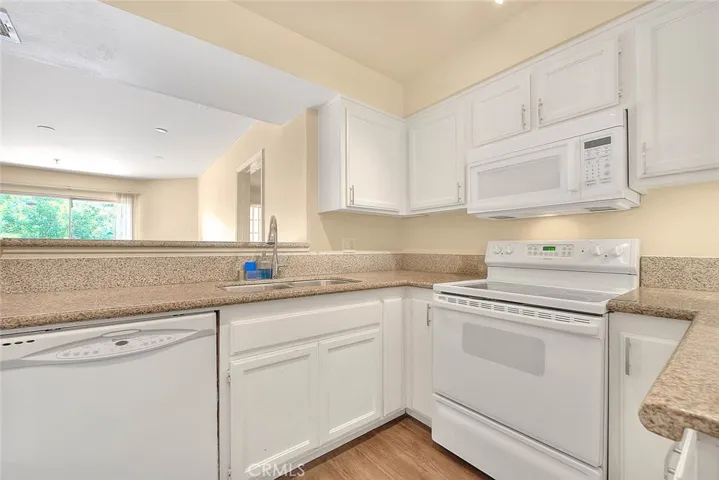 11410 Brookshire Avenue 113, Downey, California 90241