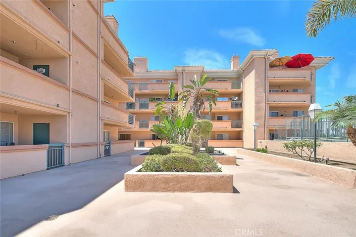 11410 Brookshire Avenue 113, Downey, California 90241