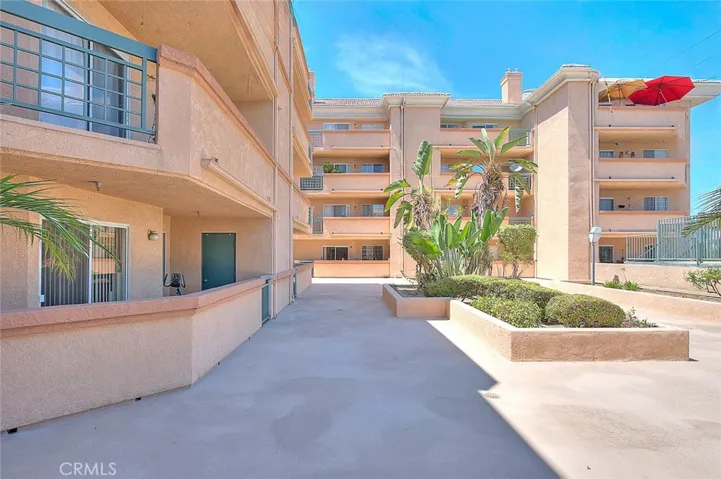 11410 Brookshire Avenue 113, Downey, California 90241