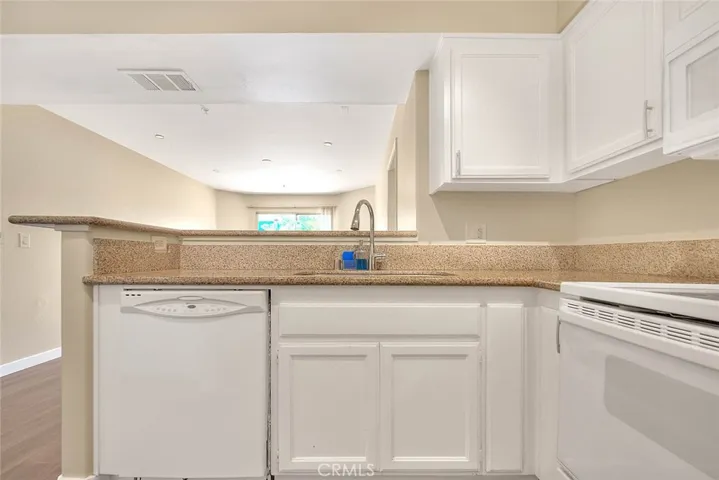 11410 Brookshire Avenue 113, Downey, California 90241