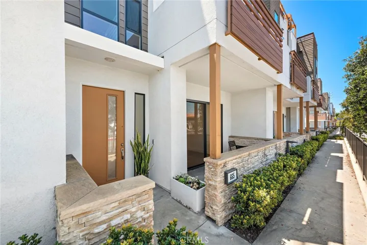 665 W 17th Street, Costa Mesa, California 92627