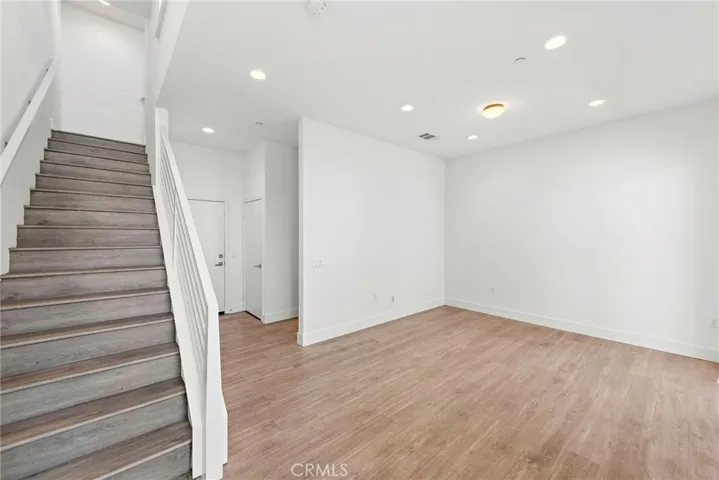 665 W 17th Street, Costa Mesa, California 92627