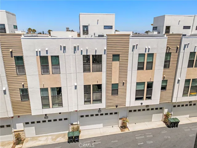 665 W 17th Street, Costa Mesa, California 92627