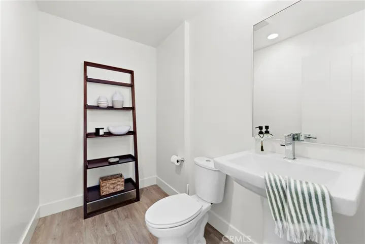 665 W 17th Street, Costa Mesa, California 92627