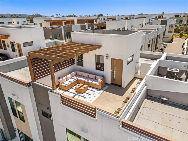665 W 17th Street, Costa Mesa, California 92627