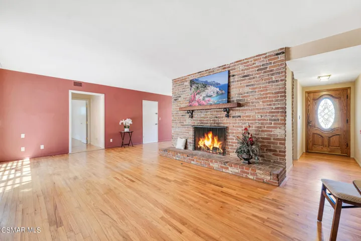 Light & Open Floor Plan!