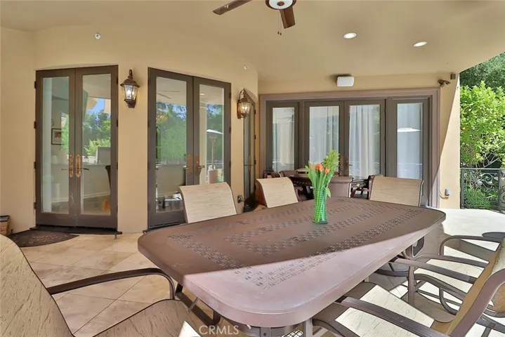 5427 Encino Avenue, Encino, California 91316