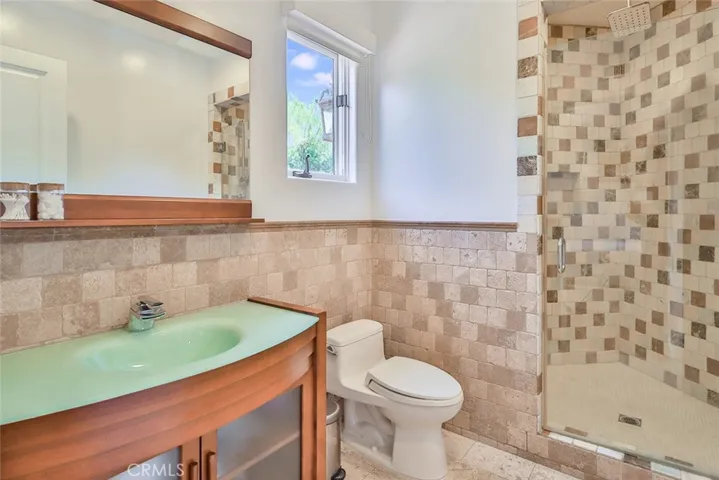 5427 Encino Avenue, Encino, California 91316