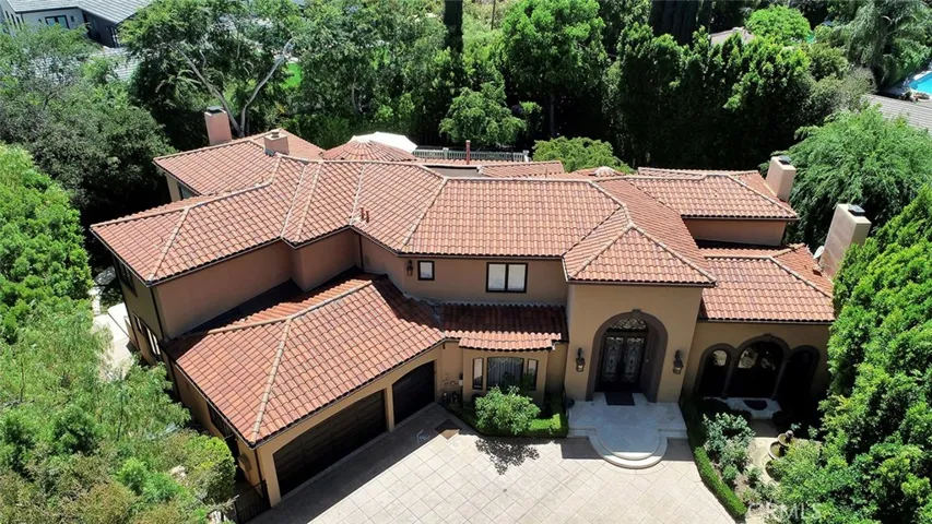 5427 Encino Avenue, Encino, California 91316