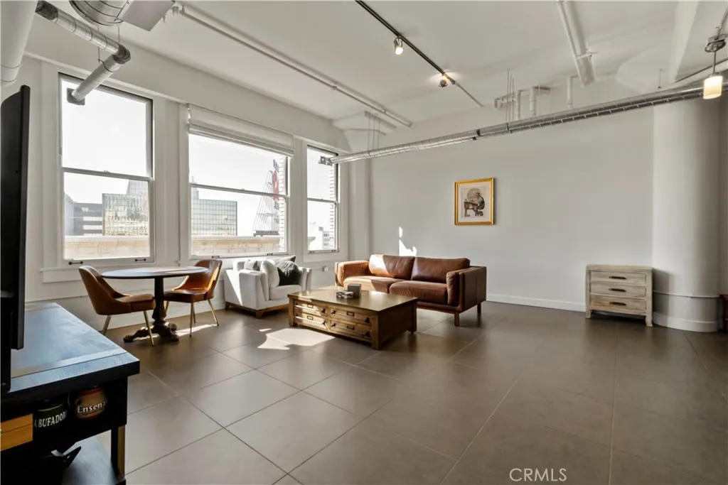 939 S Broadway 1001, Los Angeles, California 90015 home-pic-8