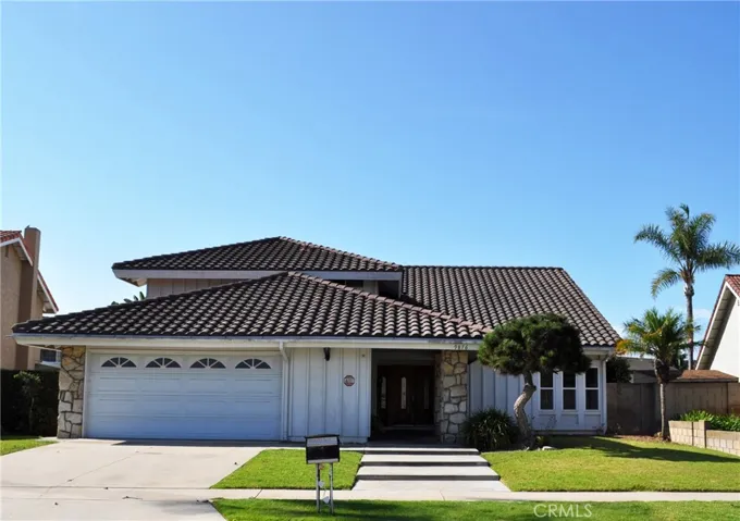 9876 El Clavel Ave., Fountain Valley