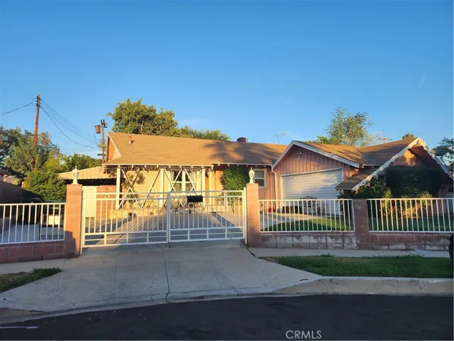 8300 Capps Avenue, Northridge, California 91324