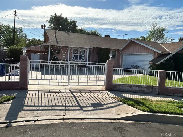 8300 Capps Avenue, Northridge, California 91324
