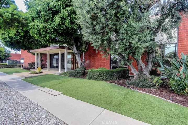 13813 S Main Street, Los Angeles, California 90061