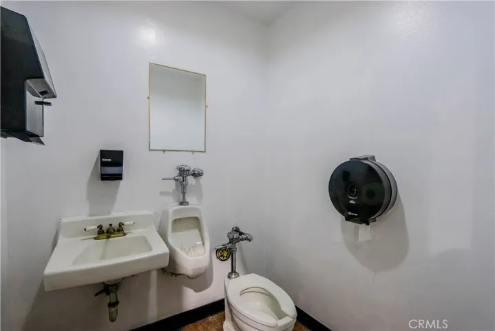13813 S Main Street, Los Angeles, California 90061