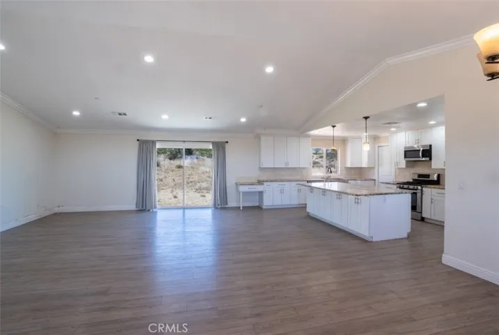 12610 Pallet Mesa Road, Pearblossom, California 93553