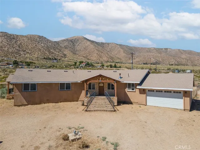 12610 Pallet Mesa Road, Pearblossom, California 93553