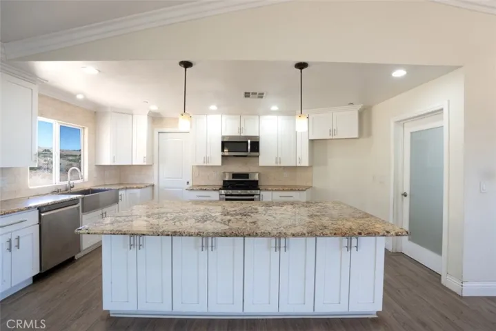 12610 Pallet Mesa Road, Pearblossom, California 93553