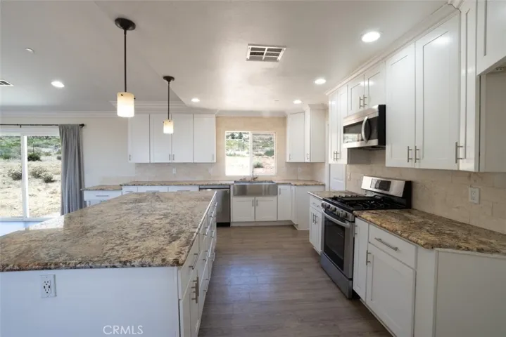 12610 Pallet Mesa Road, Pearblossom, California 93553