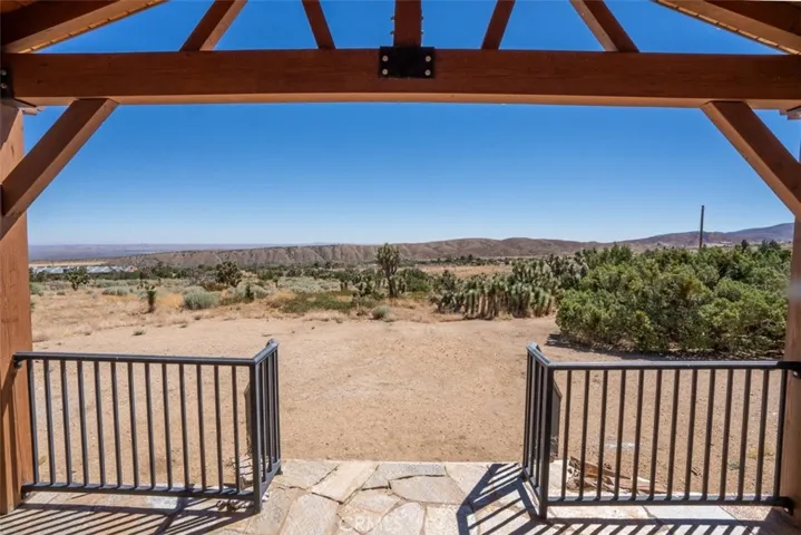 12610 Pallet Mesa Road, Pearblossom, California 93553