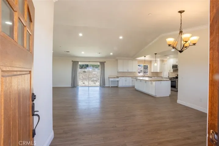 12610 Pallet Mesa Road, Pearblossom, California 93553