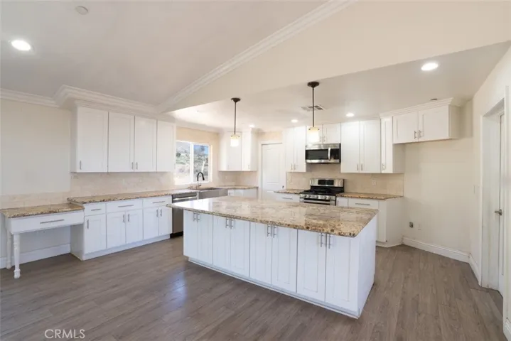 12610 Pallet Mesa Road, Pearblossom, California 93553