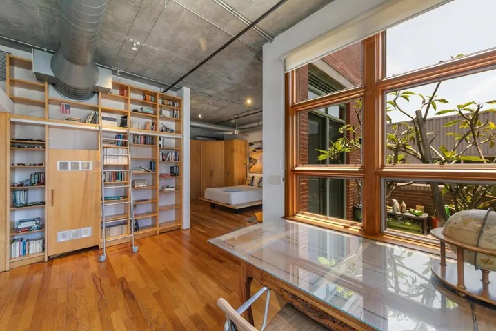 877 Island 508, San Diego, California 92101