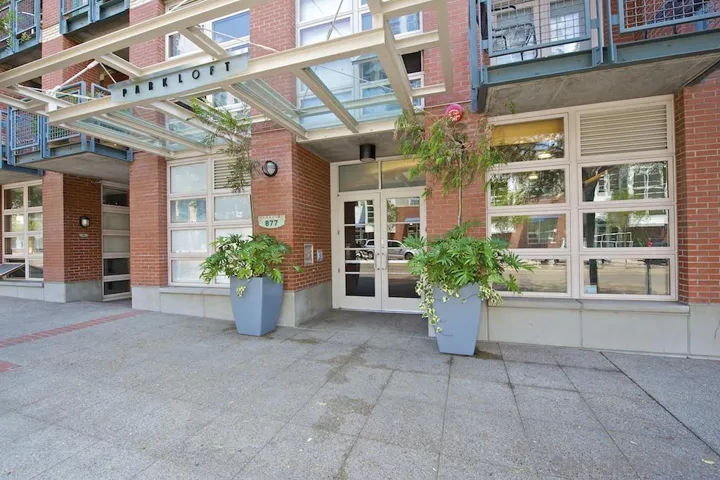 877 Island 508, San Diego, California 92101
