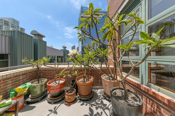 877 Island 508, San Diego, California 92101