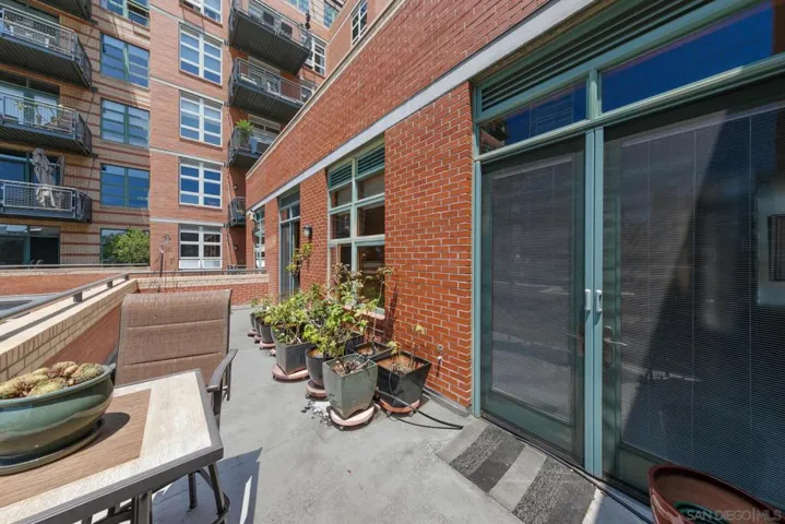 877 Island 508, San Diego, California 92101