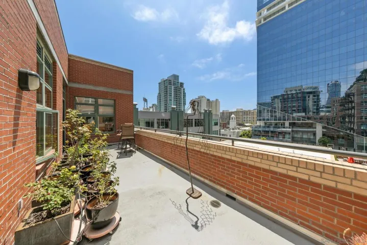 877 Island 508, San Diego, California 92101