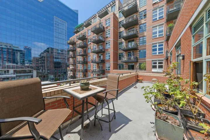 877 Island 508, San Diego, California 92101